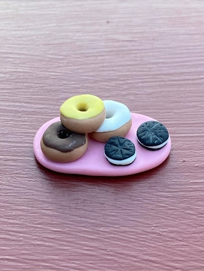 donuts plate clay figure